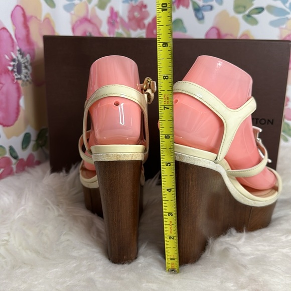 💯Authentic Louis Vuitton Wedges Sandals🍀 - Picture 6 of 16